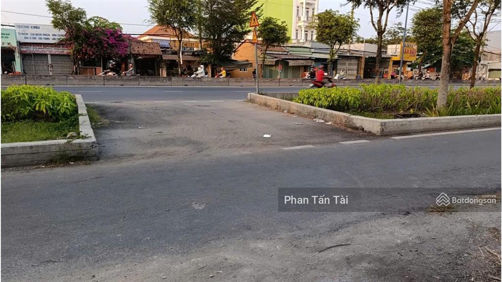 Đất mặt tiền trần văn giàu  lê minh xuân 317m2 ngang 8m nở hậu  container vào đất 24h bán 14,2 tỷ