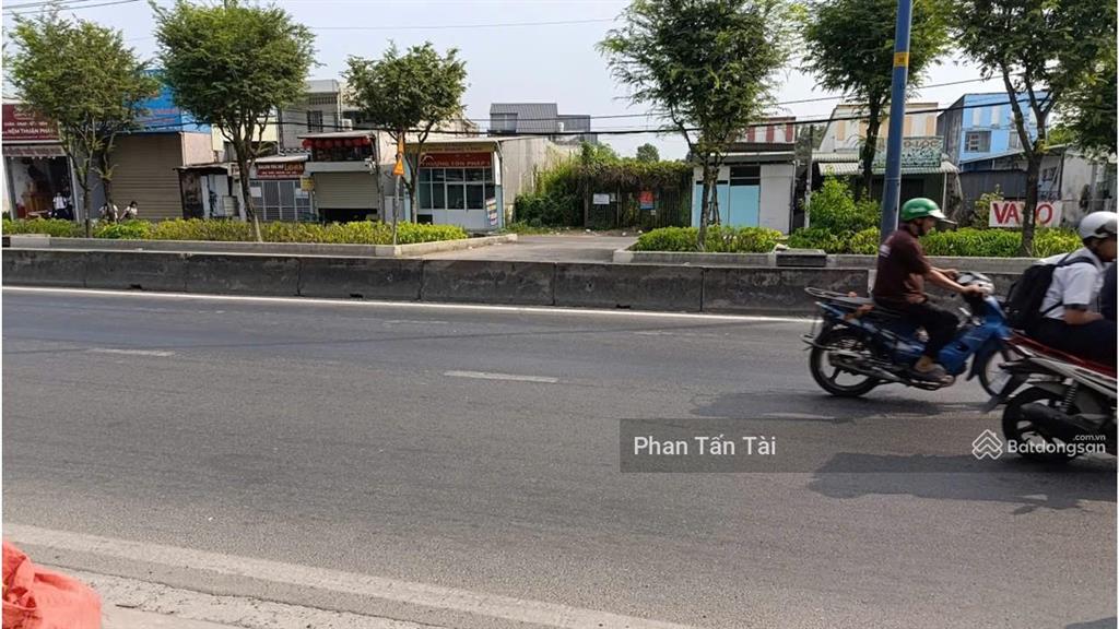 Đất mặt tiền trần văn giàu  lê minh xuân 317m2 ngang 8m nở hậu  container vào đất 24h bán 14,2 tỷ