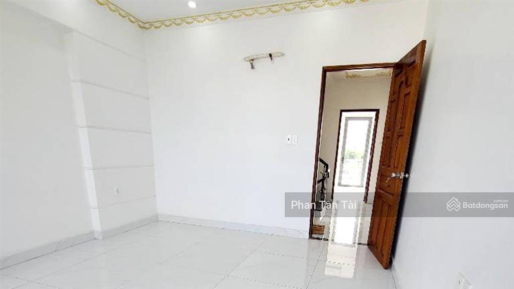 Bán 6,6 tỷ nhà 3 tầng trần đại nghĩa cạnh vòng xoay an lạc 4x19m 172m2 sàn, hẻm ô tô 2 chiều thông
