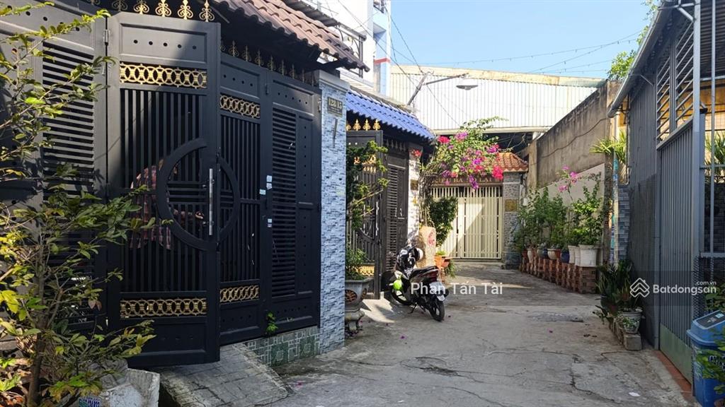 Nhà 4x17m 3 tầng+st 218m2 sàn  ô tô 2 chiều thông từ cầu kinh qua tl10  trần văn giàu  5,3 tỷ tl