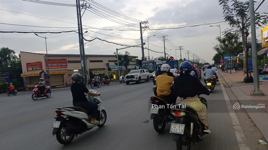 Bán 4,4 tỷ nhà mặt tiền dương đình cúc ở tân kiên 108m² gần đh y phạm ngoc thạch cs2 nguyễn cửu phú