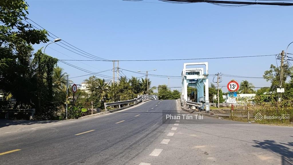 Bán đất mặt tiền 563m2  kênh a lê minh xuân  container 24h  nền bê tông  điện 3 pha  giá 15 tỷ