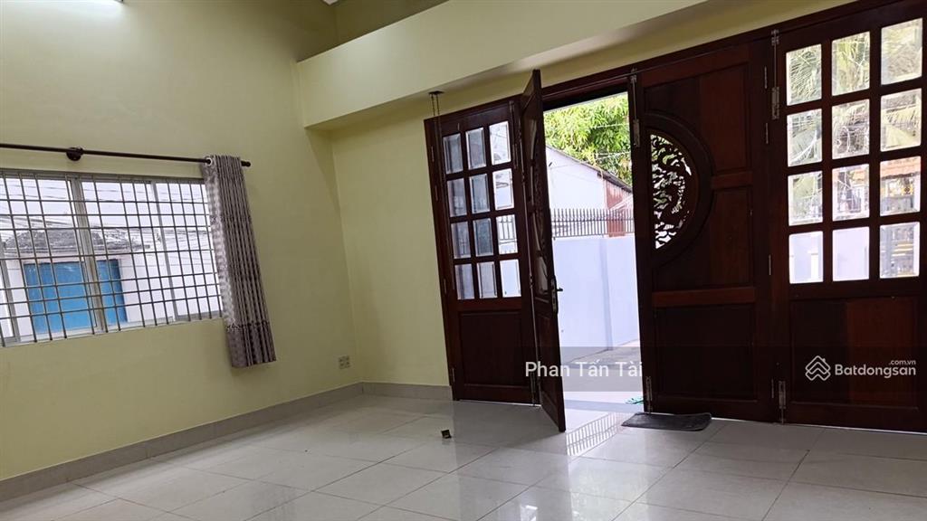 Nhà 7 tỷ mặt tiền đường lô 2  song hành với trần văn giàu 6,4x34m cạnh chợ bà lạt kcn lê minh xuân