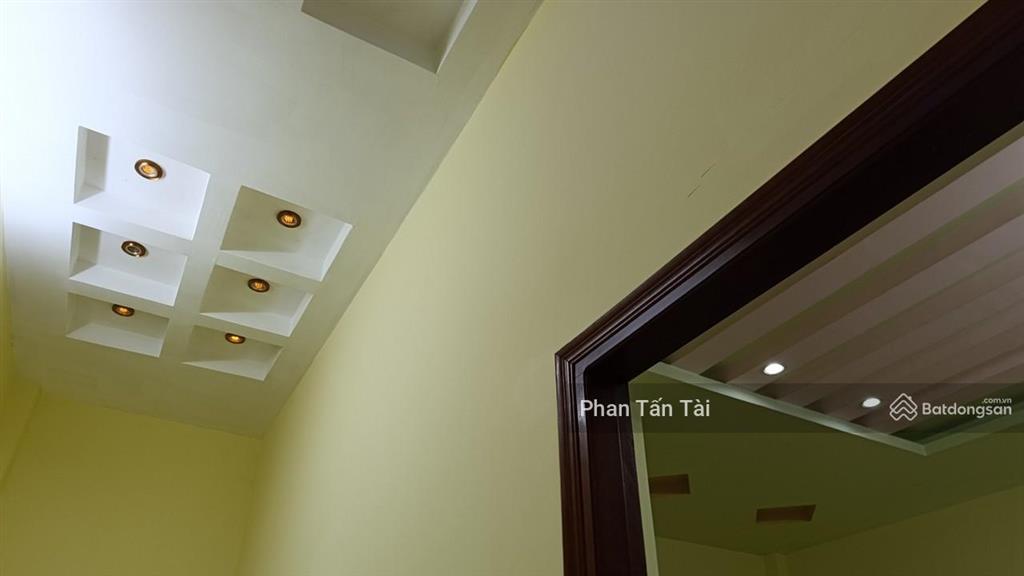 Nhà 7 tỷ mặt tiền đường lô 2  song hành với trần văn giàu 6,4x34m cạnh chợ bà lạt kcn lê minh xuân