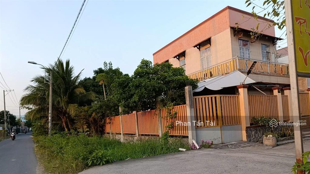 Bán 4,5 tỷ nhà lô góc 2 mặt tiền hẻm 6m cách đoàn nguyễn tuấn 100m gần chợ hưng long 2 tầng 189m2