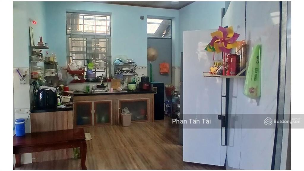 Bán 4,5 tỷ nhà lô góc 2 mặt tiền hẻm 6m cách đoàn nguyễn tuấn 100m gần chợ hưng long 2 tầng 189m2