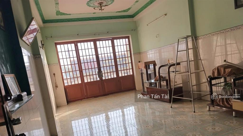 Bán 9 tỷ  nhà 3 tầng mặt tiền đinh đức thiện 242m2 ngay cạnh ngã 3 tân quý gần chợ bình chánh ql1a