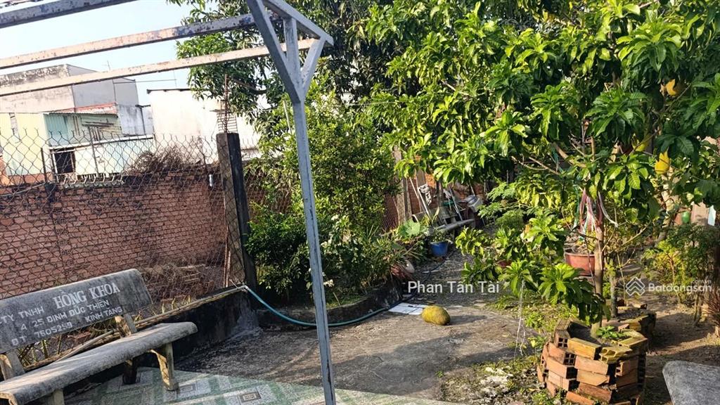 Bán 9 tỷ  nhà 3 tầng mặt tiền đinh đức thiện 242m2 ngay cạnh ngã 3 tân quý gần chợ bình chánh ql1a