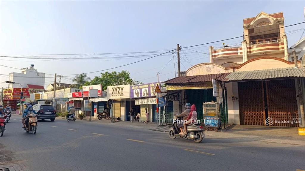 Bán 9 tỷ  nhà 3 tầng mặt tiền đinh đức thiện 242m2 ngay cạnh ngã 3 tân quý gần chợ bình chánh ql1a