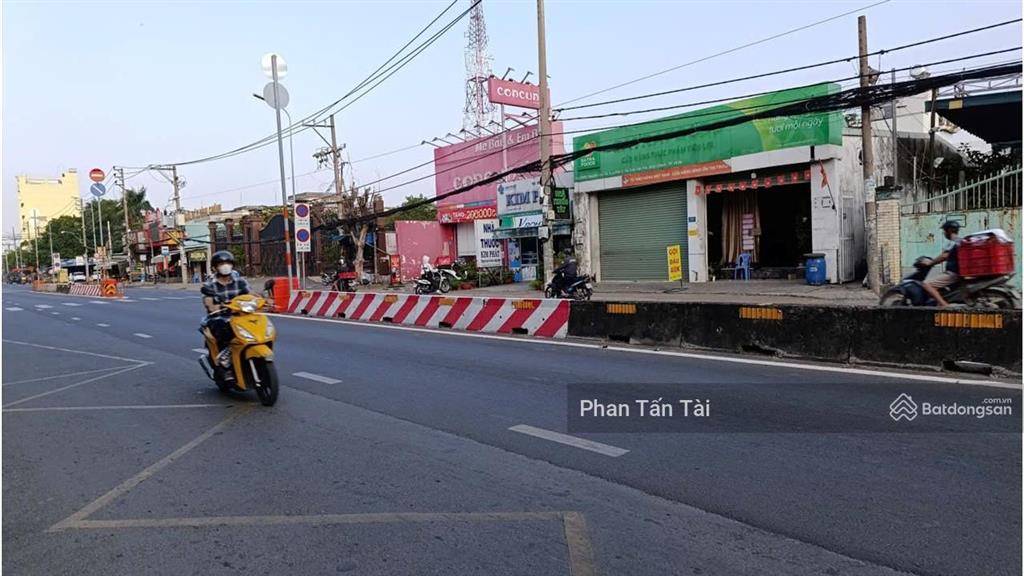 Bán đất 2 mặt tiền kdc nguyễn hữu trí tân túc cận ngã 4 bình điền bình chánh  100m2 (5x20) 60tr/m2