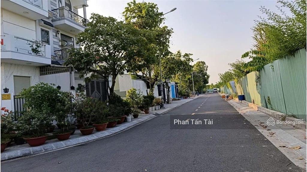 Bán đất 2 mặt tiền kdc nguyễn hữu trí tân túc cận ngã 4 bình điền bình chánh  100m2 (5x20) 60tr/m2