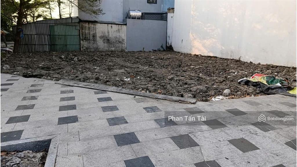 Bán đất 2 mặt tiền kdc nguyễn hữu trí tân túc cận ngã 4 bình điền bình chánh  100m2 (5x20) 60tr/m2