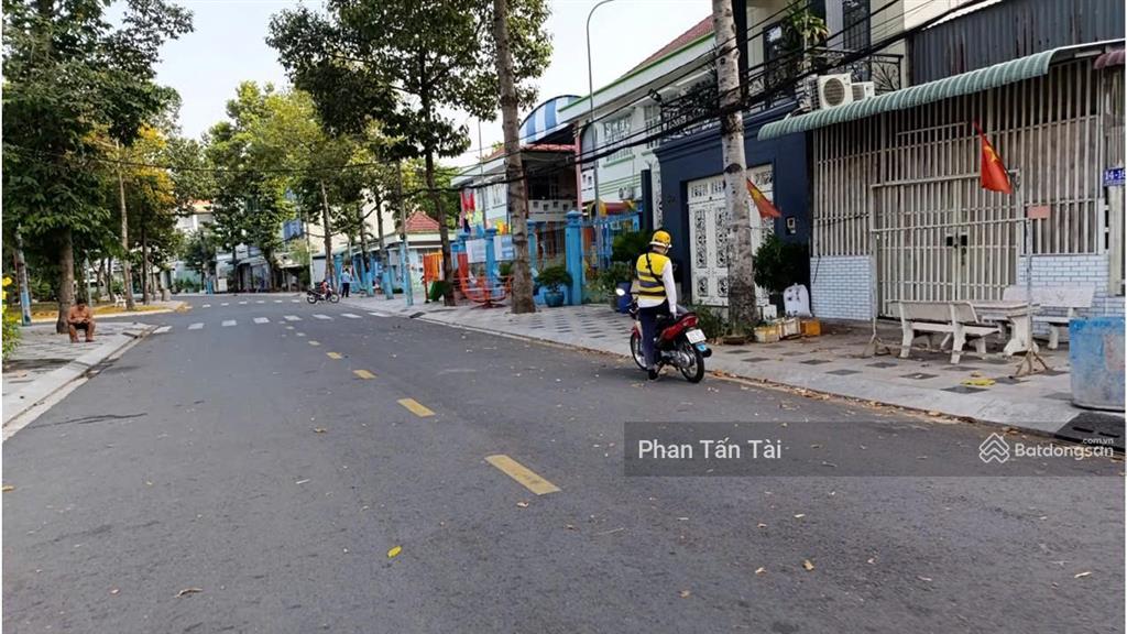 Bán đất 2 mặt tiền kdc nguyễn hữu trí tân túc cận ngã 4 bình điền bình chánh  100m2 (5x20) 60tr/m2