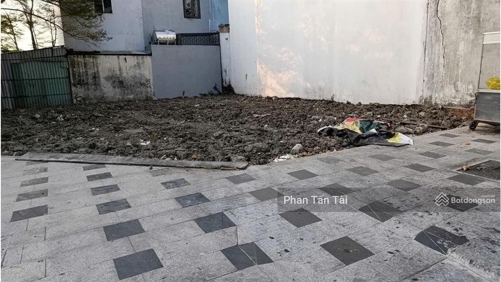 Bán đất 2 mặt tiền kdc nguyễn hữu trí tân túc cận ngã 4 bình điền bình chánh  100m2 (5x20) 60tr/m2