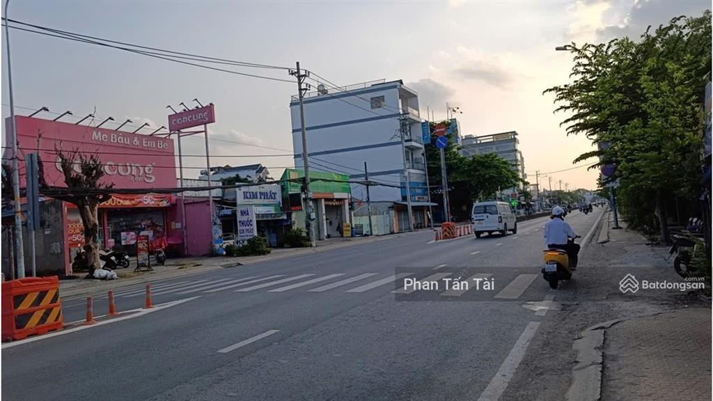 Bán đất 2 mặt tiền kdc nguyễn hữu trí tân túc cận ngã 4 bình điền bình chánh  100m2 (5x20) 60tr/m2