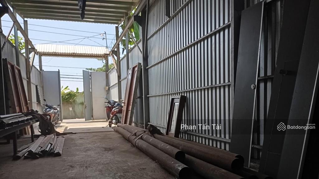 Bán chỉ ba tỷ  nhà kho tiền chế 100m2 mặt tiền lê ngung thông võ trần chí, trần văn giàu  tân tạo