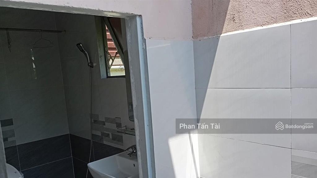 Bán chỉ ba tỷ  nhà kho tiền chế 100m2 mặt tiền lê ngung thông võ trần chí, trần văn giàu  tân tạo