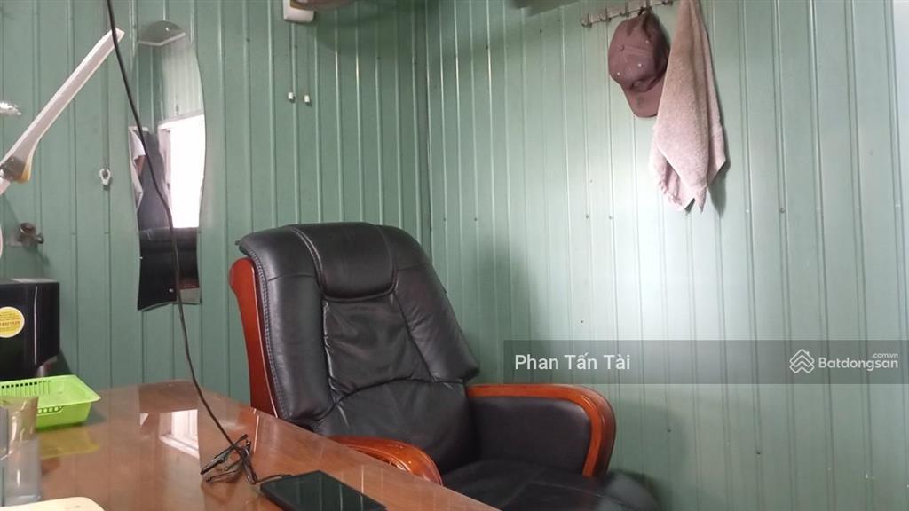 Bán chỉ ba tỷ  nhà kho tiền chế 100m2 mặt tiền lê ngung thông võ trần chí, trần văn giàu  tân tạo