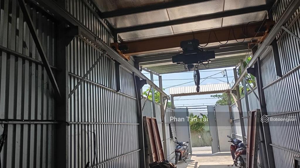 Bán chỉ ba tỷ  nhà kho tiền chế 100m2 mặt tiền lê ngung thông võ trần chí, trần văn giàu  tân tạo
