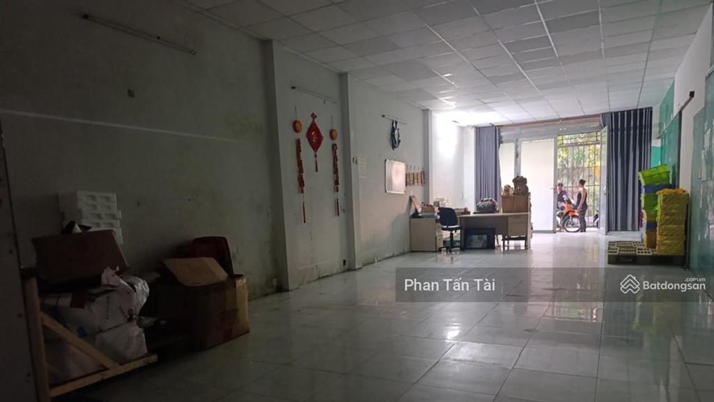 Bán 11,95 tỷ nhà ở đa năng + đất rộng 559m2 mặt tiền lô 2, lê minh xuân song hành với trần văn giàu