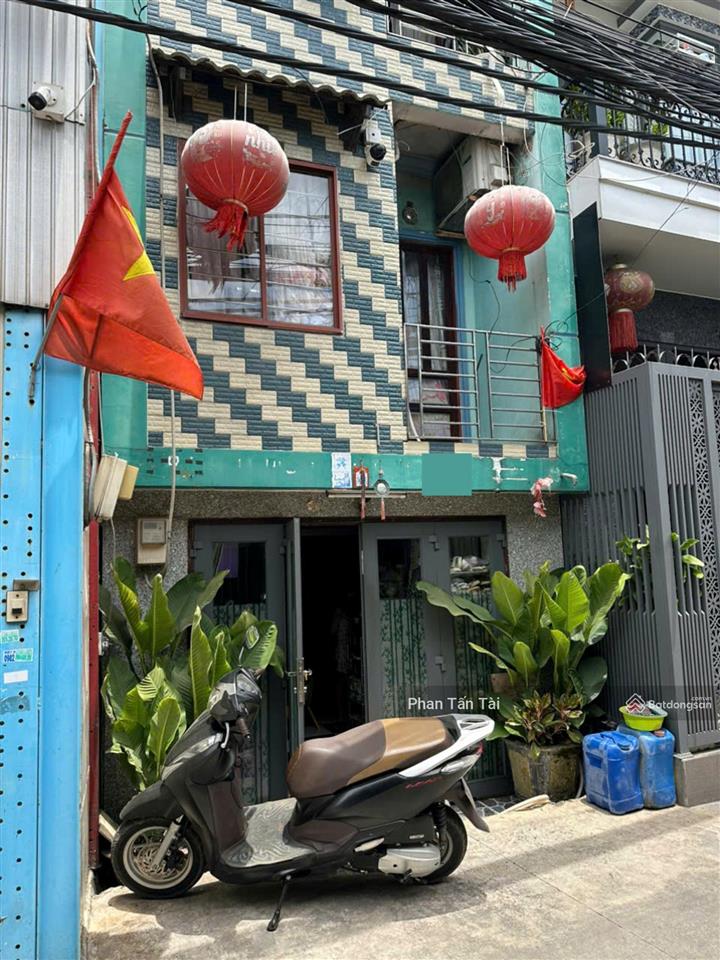 Ô tô 2 chiều đến nhà bán nhỉnh 2 tỷ rưỡi cạnh vòng xoay lạc, kinh dương vương 30mv 3 tầng 2pn 3wc