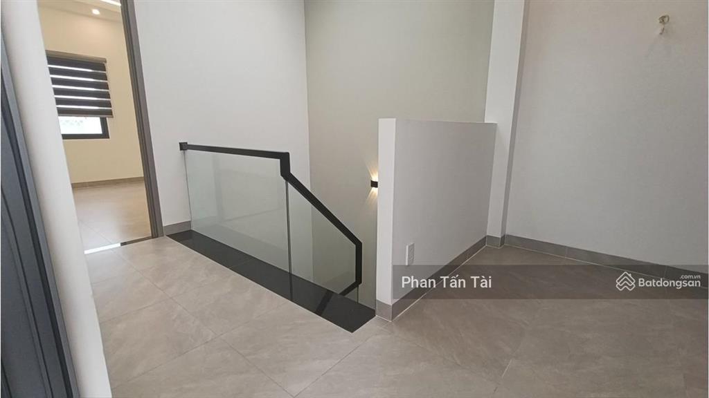 Nhà mới hc đủ 4 tầng+lửng+gara ô tô đường mã lò cận khu tên lửa, tặng nội thất xịn, bán dưới bảy tỷ