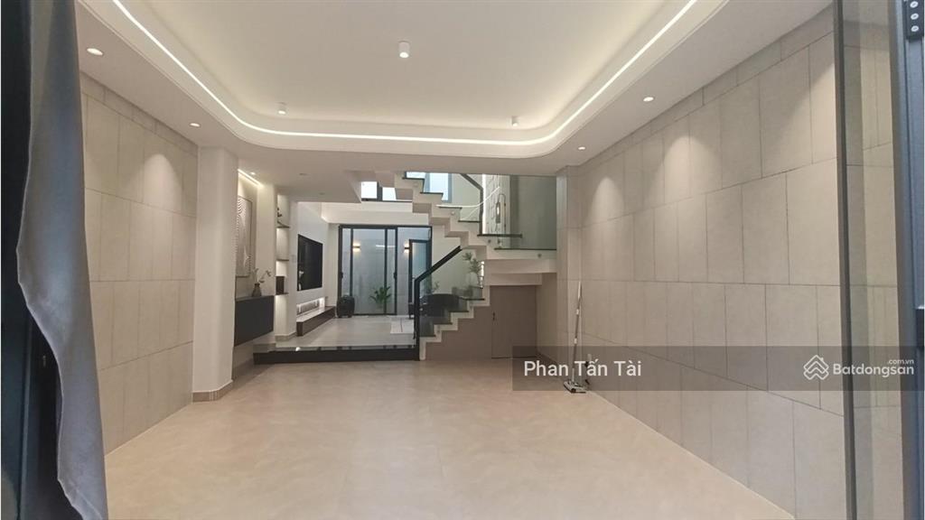 Nhà mới hc đủ 4 tầng+lửng+gara ô tô đường mã lò cận khu tên lửa, tặng nội thất xịn, bán dưới bảy tỷ