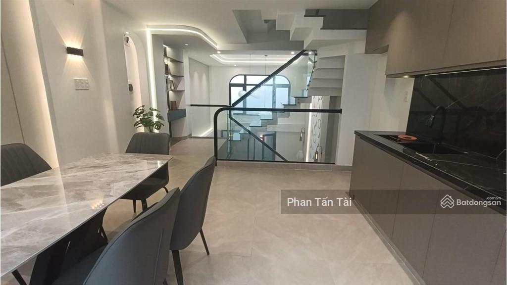 Nhà mới hc đủ 4 tầng+lửng+gara ô tô đường mã lò cận khu tên lửa, tặng nội thất xịn, bán dưới bảy tỷ