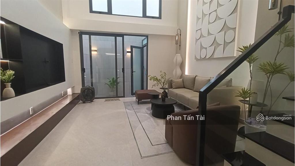 Nhà mới hc đủ 4 tầng+lửng+gara ô tô đường mã lò cận khu tên lửa, tặng nội thất xịn, bán dưới bảy tỷ