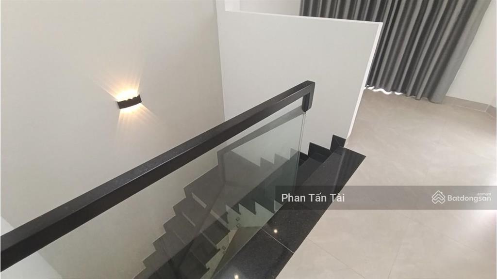 Nhà mới hc đủ 4 tầng+lửng+gara ô tô đường mã lò cận khu tên lửa, tặng nội thất xịn, bán dưới bảy tỷ