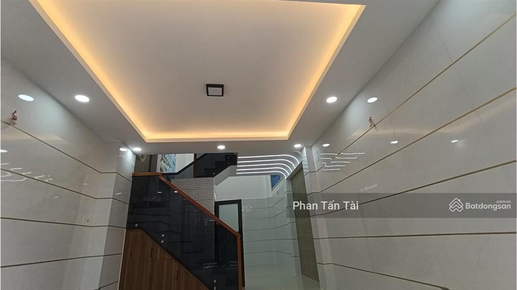Nhà mới 4 tầng, ô tô thông 2 hướng ra gò xoài ở giữa lê văn quới và tân kỳ tân quý, tl khung 5,7 tỷ