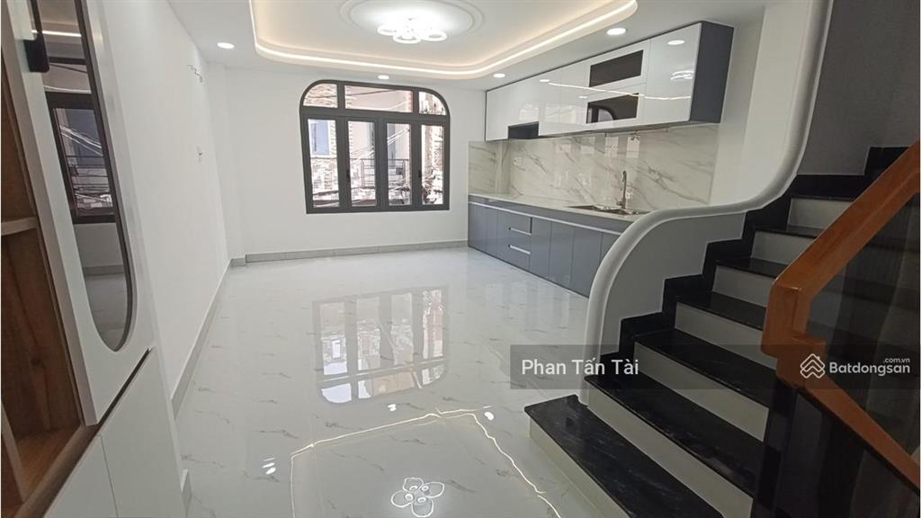 Nhà mới 4 tầng, ô tô thông 2 hướng ra gò xoài ở giữa lê văn quới và tân kỳ tân quý, tl khung 5,7 tỷ