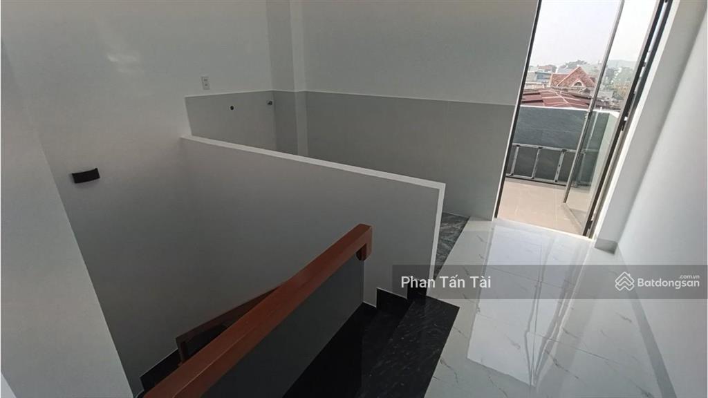 Nhà mới 4 tầng, ô tô thông 2 hướng ra gò xoài ở giữa lê văn quới và tân kỳ tân quý, tl khung 5,7 tỷ