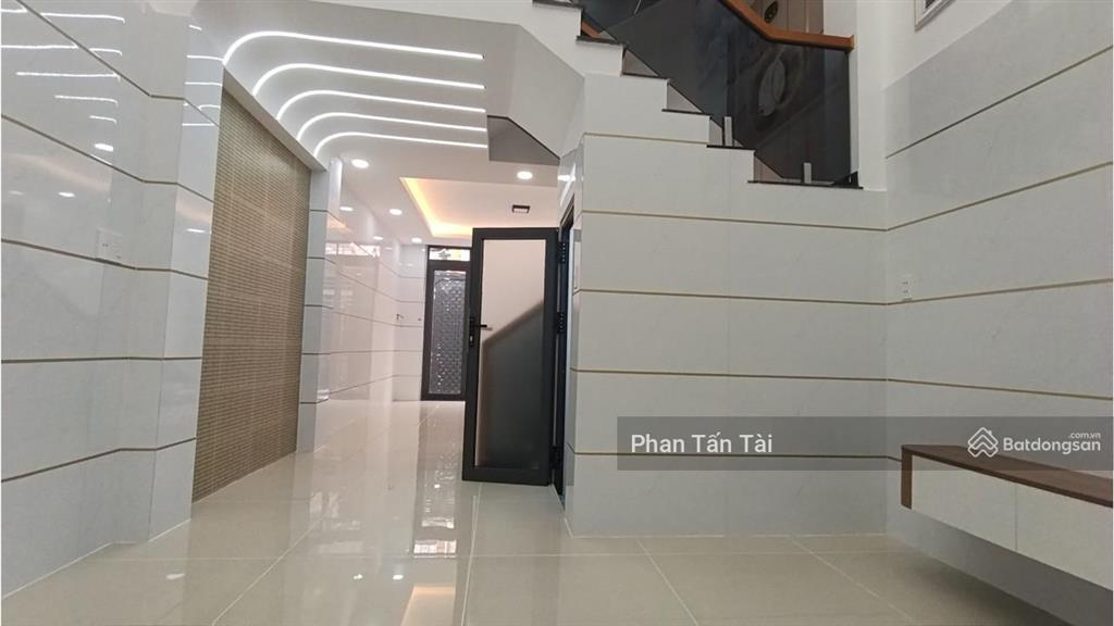 Nhà mới 4 tầng, ô tô thông 2 hướng ra gò xoài ở giữa lê văn quới và tân kỳ tân quý, tl khung 5,7 tỷ