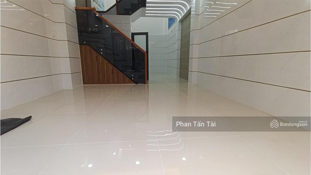 Nhà mới 4 tầng, ô tô thông 2 hướng ra gò xoài ở giữa lê văn quới và tân kỳ tân quý, tl khung 5,7 tỷ