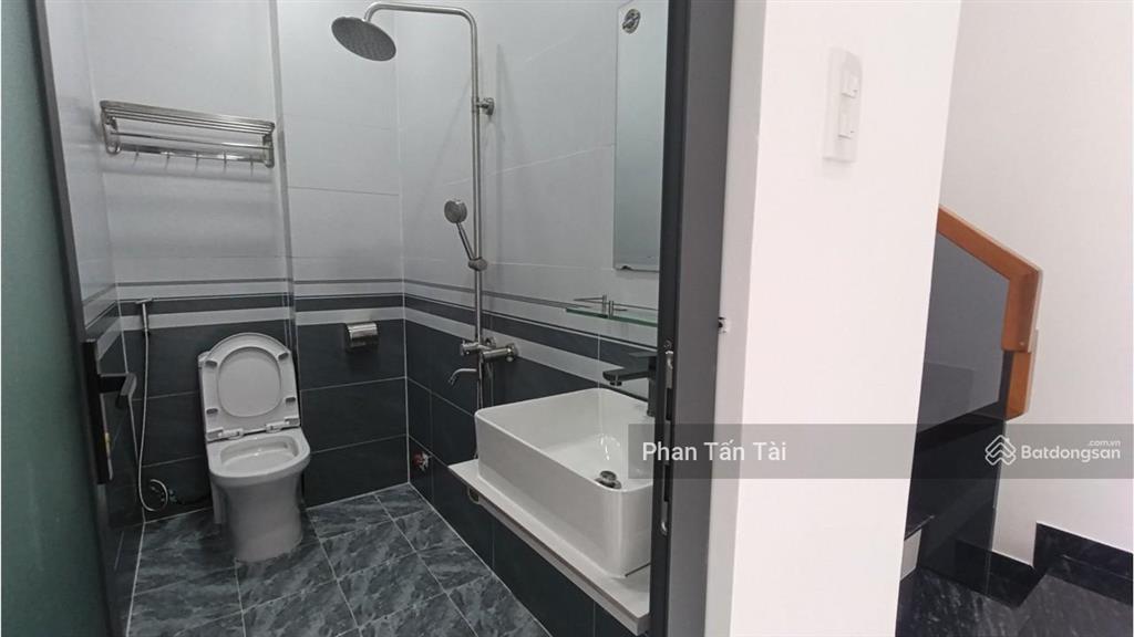 Nhà mới 4 tầng, ô tô thông 2 hướng ra gò xoài ở giữa lê văn quới và tân kỳ tân quý, tl khung 5,7 tỷ