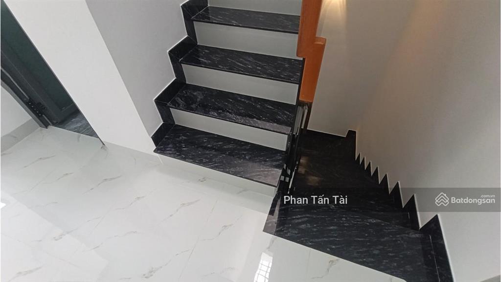 Nhà mới 4 tầng, ô tô thông 2 hướng ra gò xoài ở giữa lê văn quới và tân kỳ tân quý, tl khung 5,7 tỷ