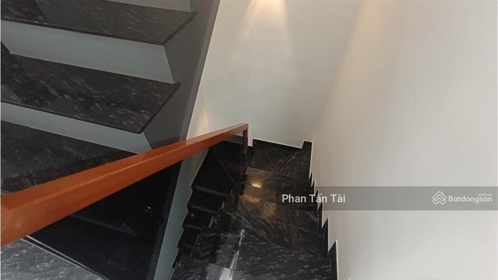 Nhà mới 4 tầng, ô tô thông 2 hướng ra gò xoài ở giữa lê văn quới và tân kỳ tân quý, tl khung 5,7 tỷ