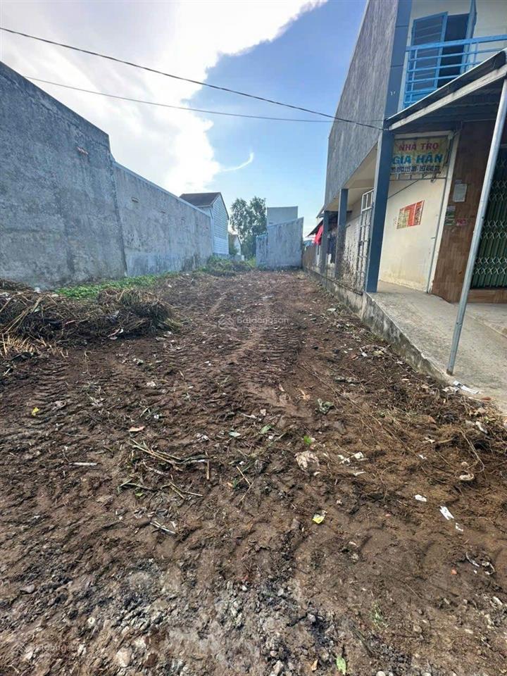 Bán gấp lô đất 125m2, vị trí đẹp ngay kcn tân đức giá chỉ 2 tỷ, giá cực tốt để đầu tư