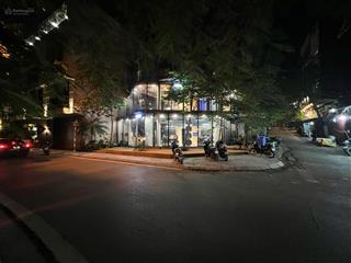Linhhk cho thuê 300m² đội cấn, ưu tiên skybar, văn phòng