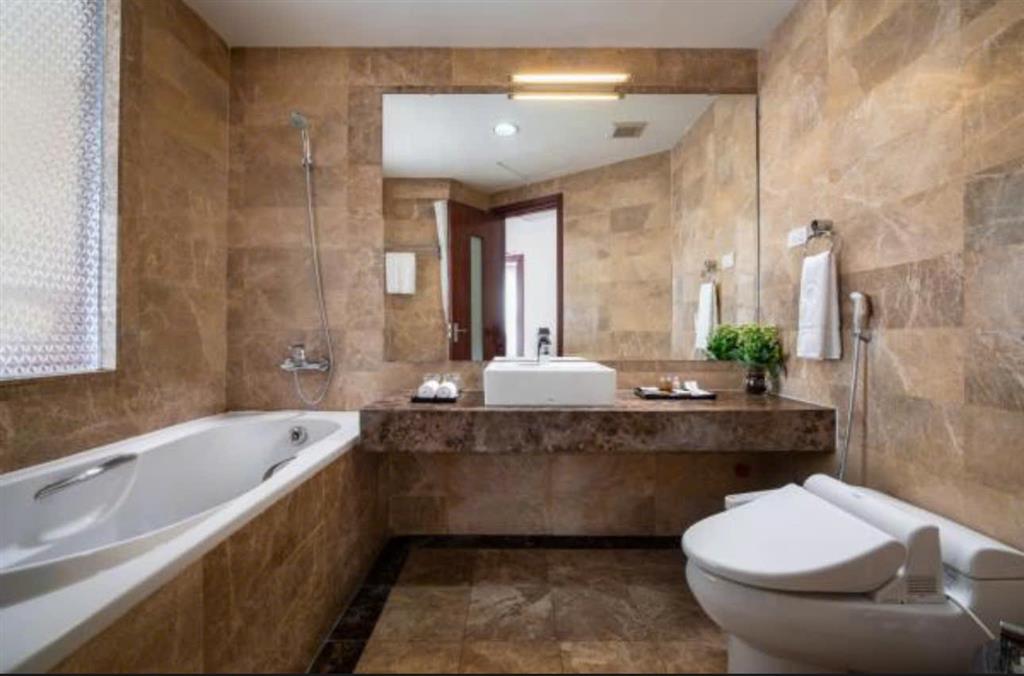LinhHK bán khách sạn 68 phòng, 320m², 12 tầng, lô góc mt gần 30m