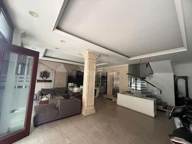LinhHK Cho Thuê Nhà Phan Bội Châu 15 Phòng - 120m² MT 6,8m