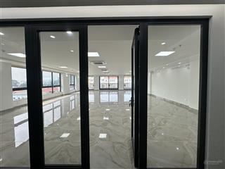Linhhk bán tòa vp mặt phố hàng chuối mt12m