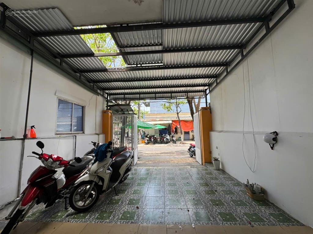 Bán nhà 3 tầng 114m2 đường thế lữ  cách biển mân thái 5 phút  khu dân trí cao