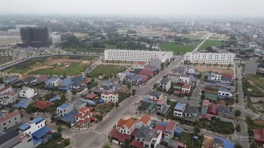 Với 3,5 tỷ, thách thức hay cơ hội khi đầu tư bđs cạnh hồ 18ha quảng trường vạn xuân thái nguyên?