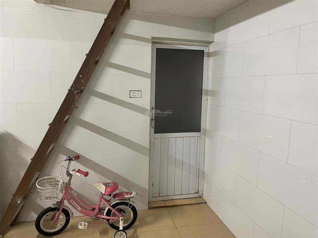 Cho thuê phòng riêng rộng 25m2, thoáng mát sạch sẽ, điện nước theo giá nhà nước, vào ở ngay