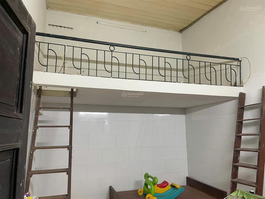 Cho thuê phòng riêng rộng 25m2, thoáng mát sạch sẽ, điện nước theo giá nhà nước, vào ở ngay
