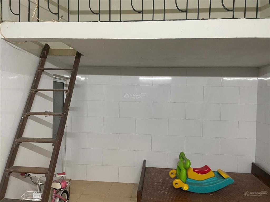 Cho thuê phòng riêng rộng 25m2, thoáng mát sạch sẽ, điện nước theo giá nhà nước, vào ở ngay