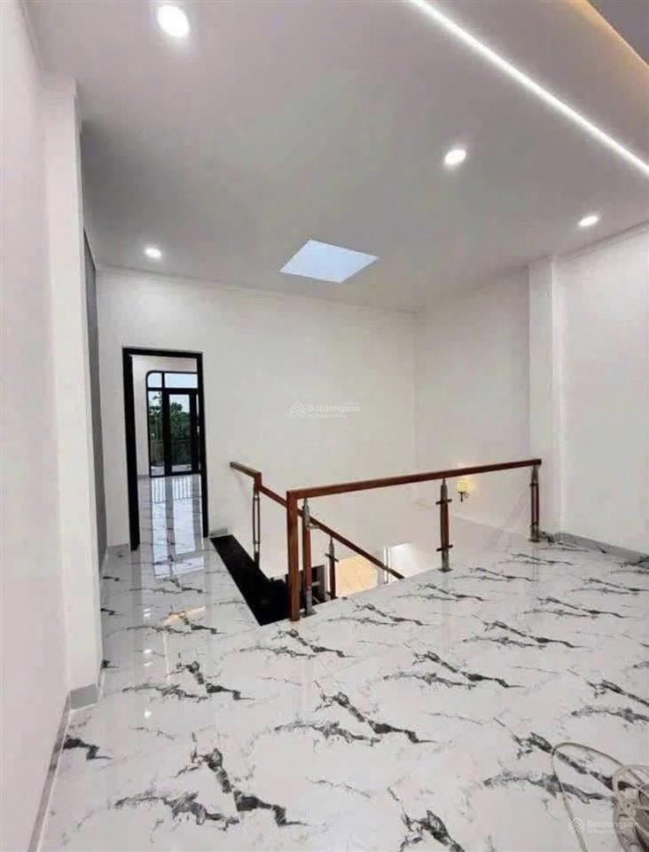 Nhà lầu mới xây ngay trung tâm phường tân triều  giá chỉ 1 tỷ 950 triệu  dt 5x23