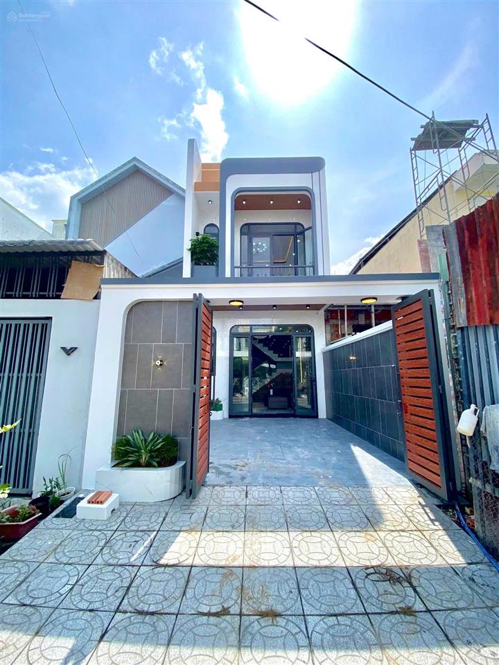 Ngay bệnh viện da liễu đồng nai 5x21m, nhà xây cho con trai ở, giờ chuyển công tác nên bán gấp